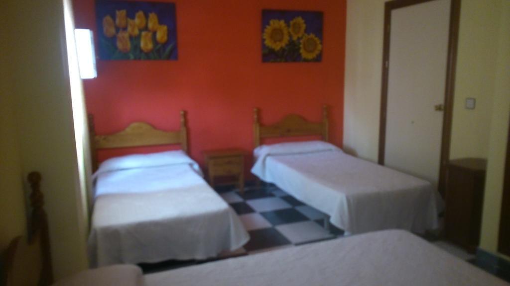 Hostal El Camionero Burguillos Del Cerro Phòng bức ảnh