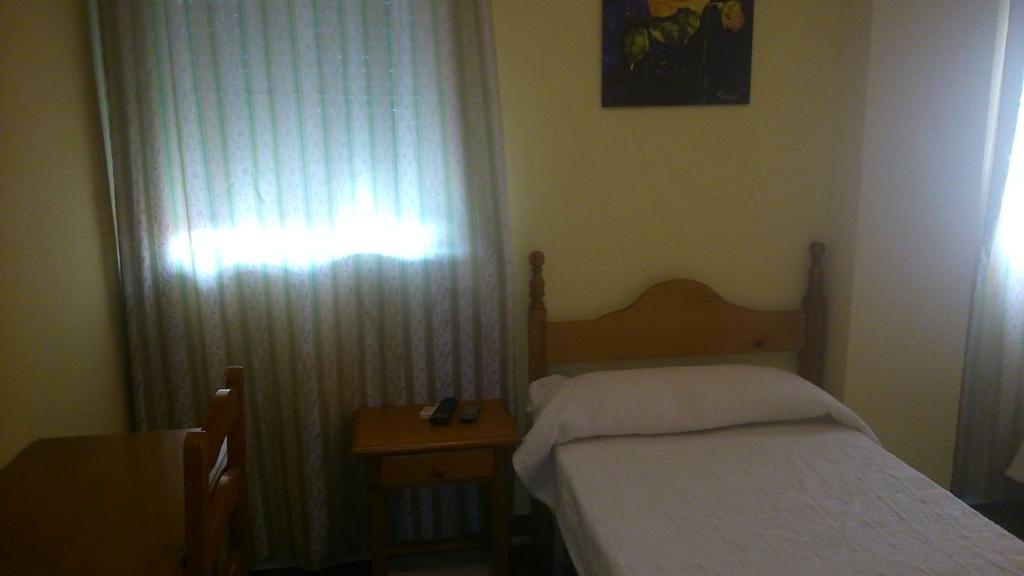 Hostal El Camionero Burguillos Del Cerro Phòng bức ảnh