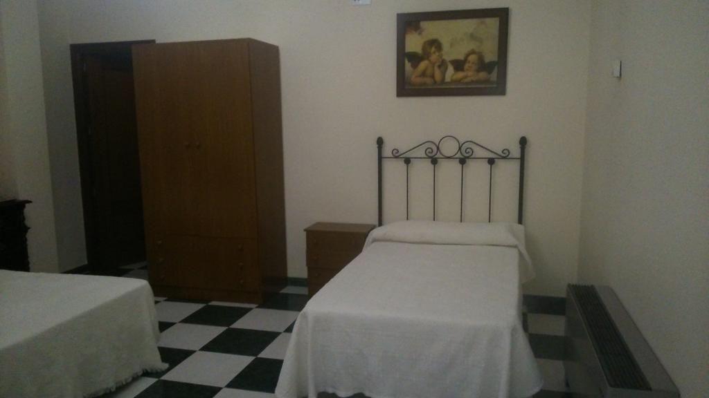 Hostal El Camionero Burguillos Del Cerro Phòng bức ảnh