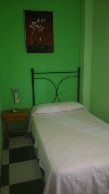 Hostal El Camionero Burguillos Del Cerro Phòng bức ảnh