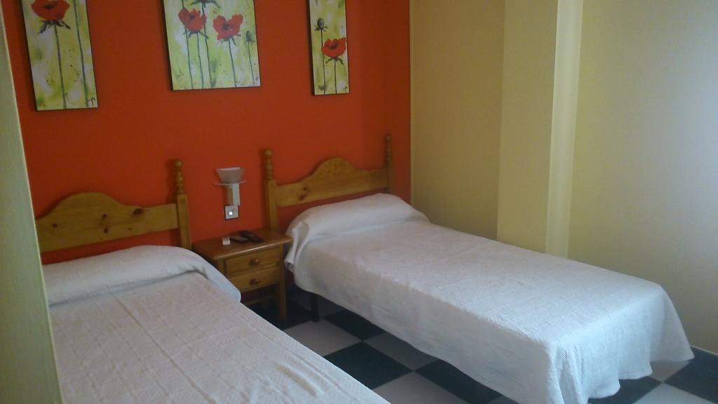 Hostal El Camionero Burguillos Del Cerro Phòng bức ảnh